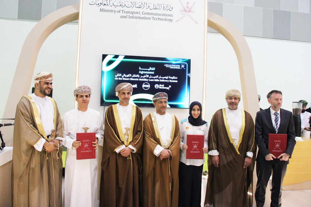 Image of Signing of Two Memoranda of Understanding in Sustainable Mobility
